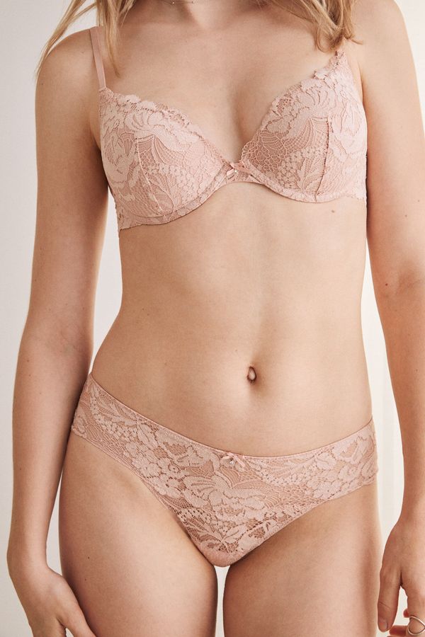 Panty ancho encaje rosado