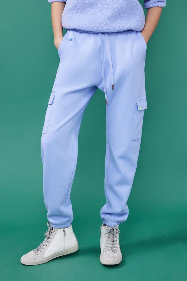 Pantalón jogger cargo felpa azul claro