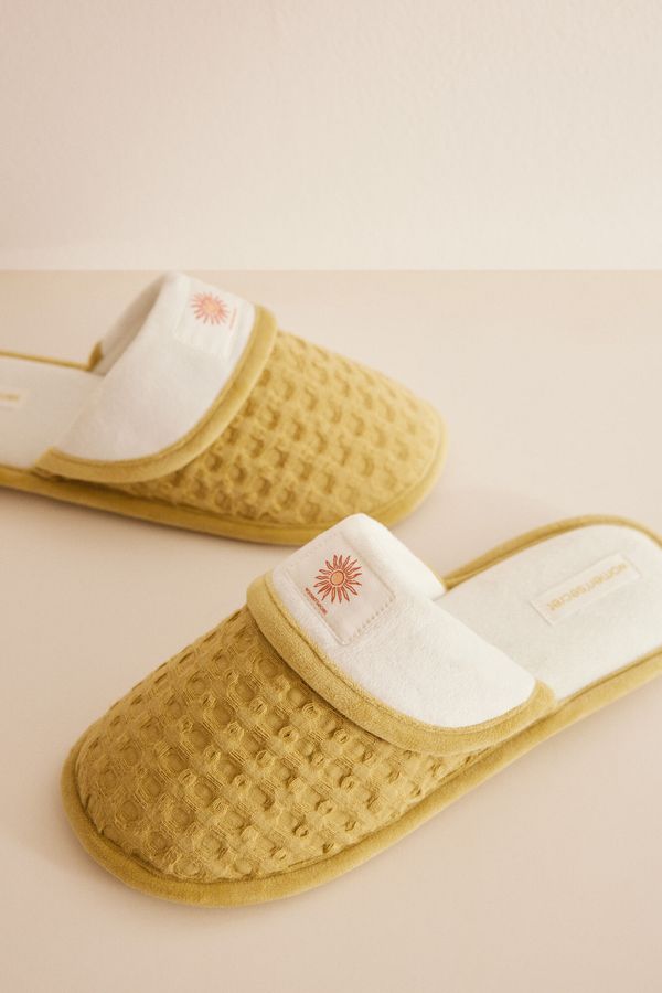 Pantuflas destalonadas verde