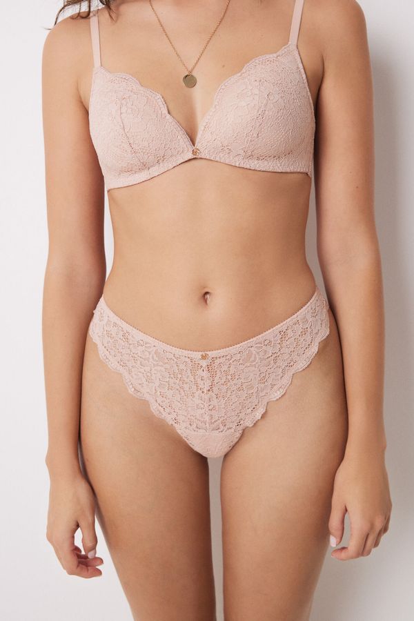 Tanga encaje rosado