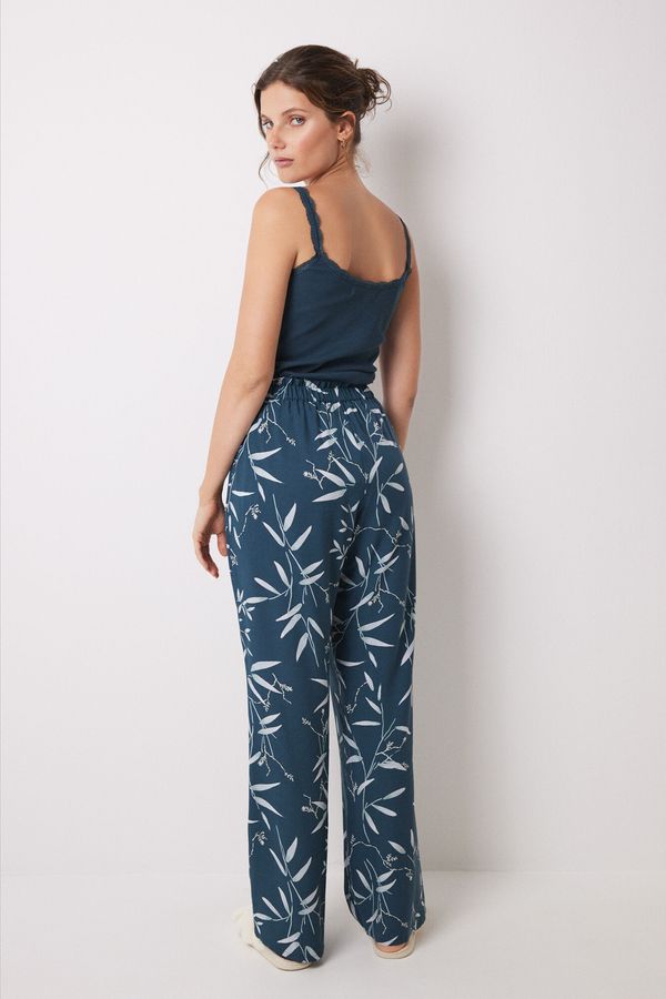 Pantalón lounge viscosa print hojas