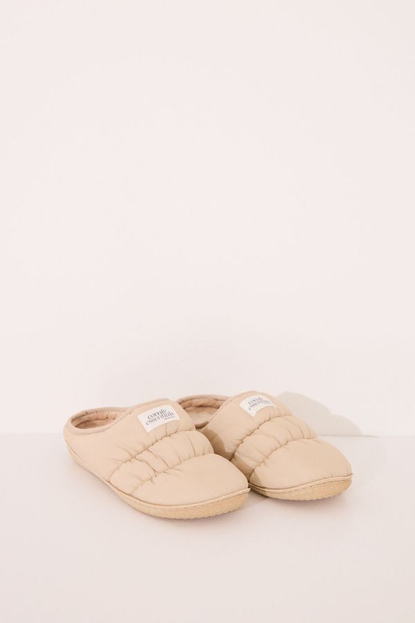 Pantuflas nylon acolchado beige
