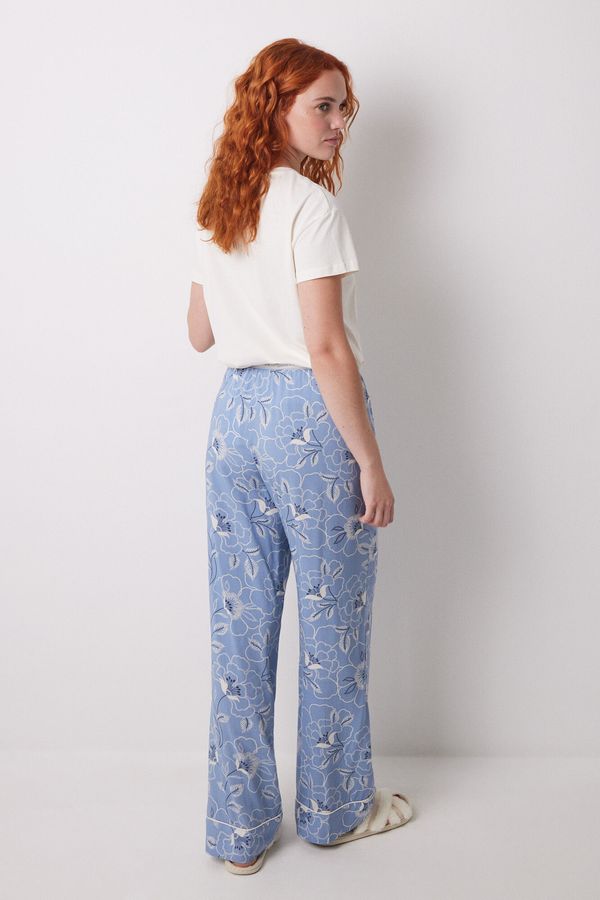 Pantalón estampado flores azules