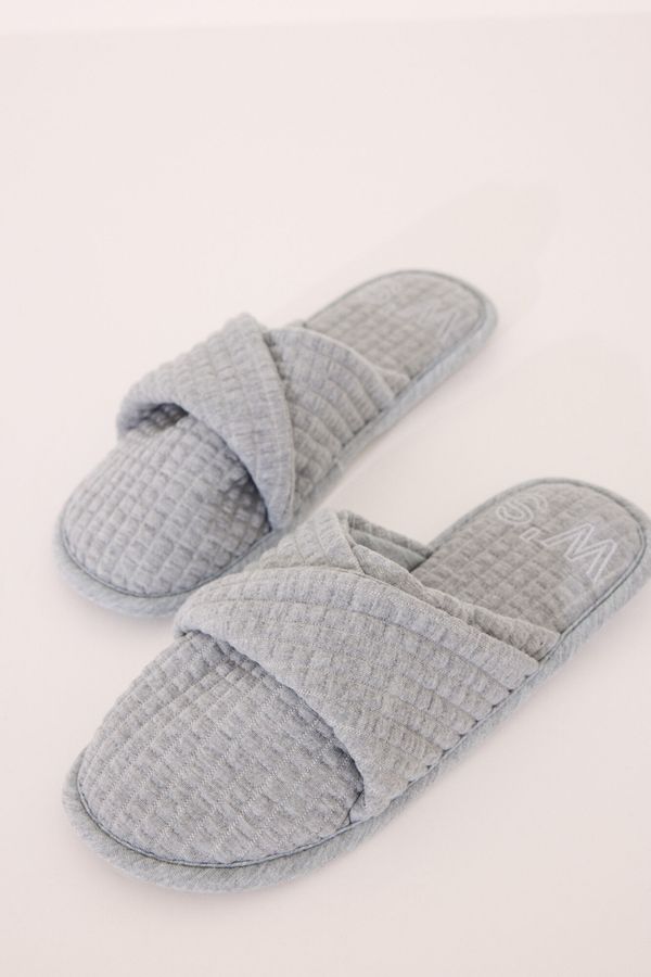 Pantuflas acolchadas gris