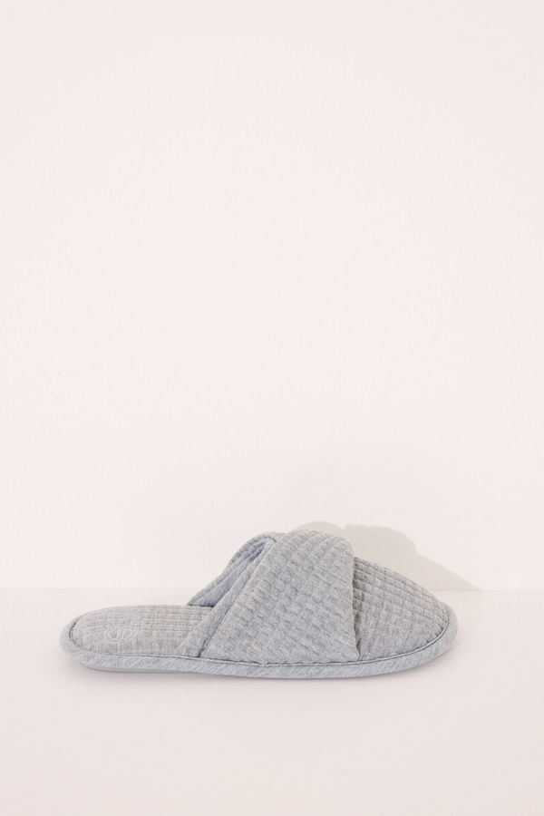 Pantuflas acolchadas gris