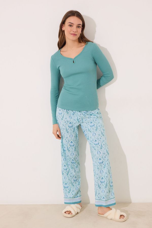 Pijama larga azul agua marina flores