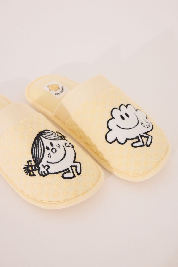 Pantuflas Little Miss Mr. Men amarillo