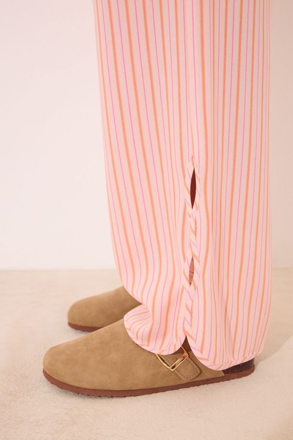Pantalón largo viscosa estampado rayas