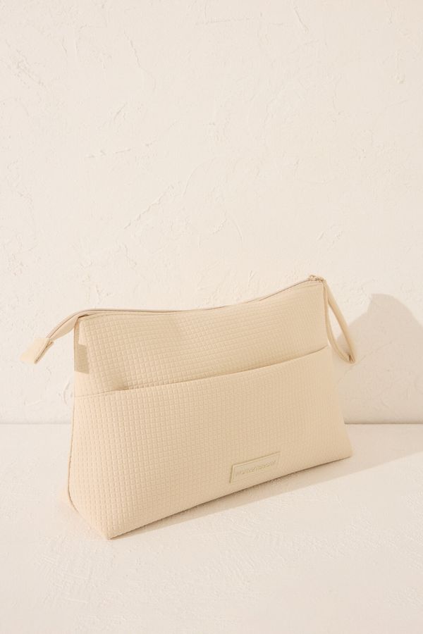 Neceser mediano de neopreno beige
