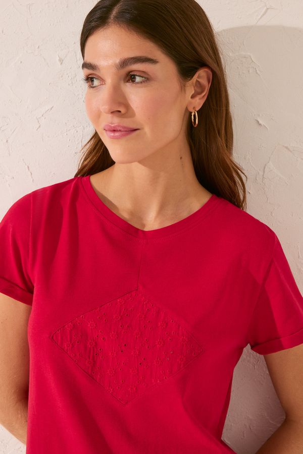Camiseta manga corta 100% algodón rojo bordado