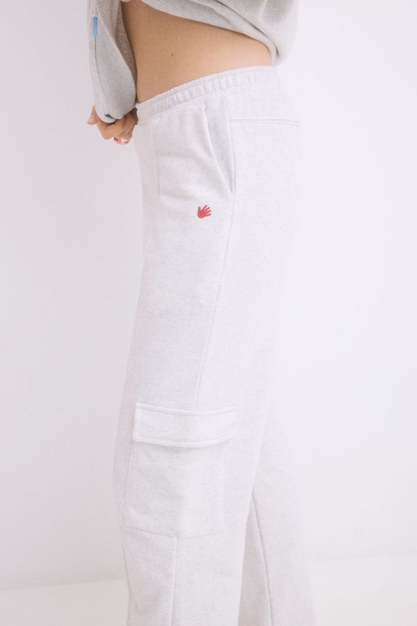 Pantalón largo flare felpa gris claro