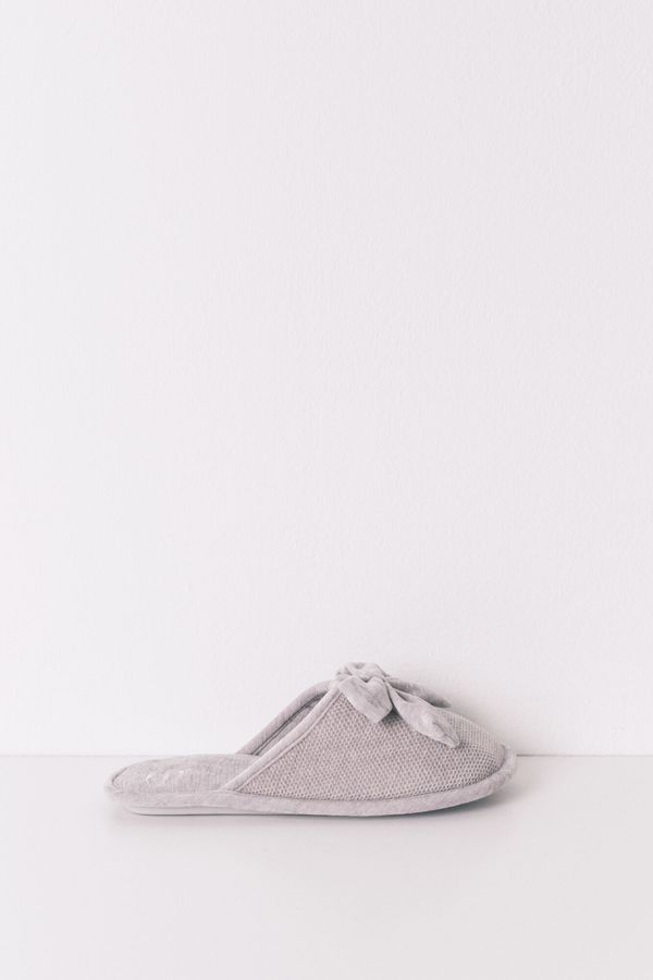 Pantuflas chenilla gris